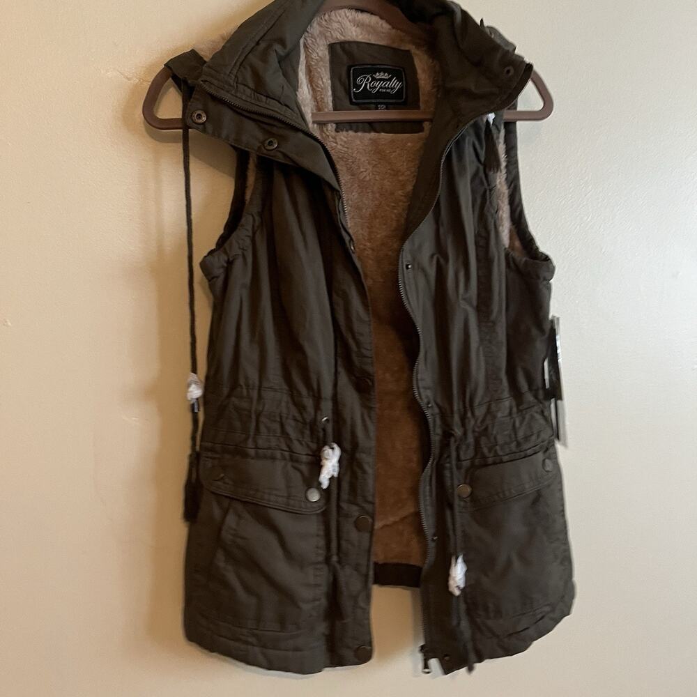 NWT Royalty For Me Vest Jacket Sz S Faux Fur Lining Removable Hood Zip Up